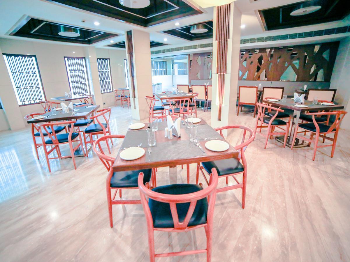 Oyo 6472 Hotel Metropolitan Mohammadnagar Екстер'єр фото